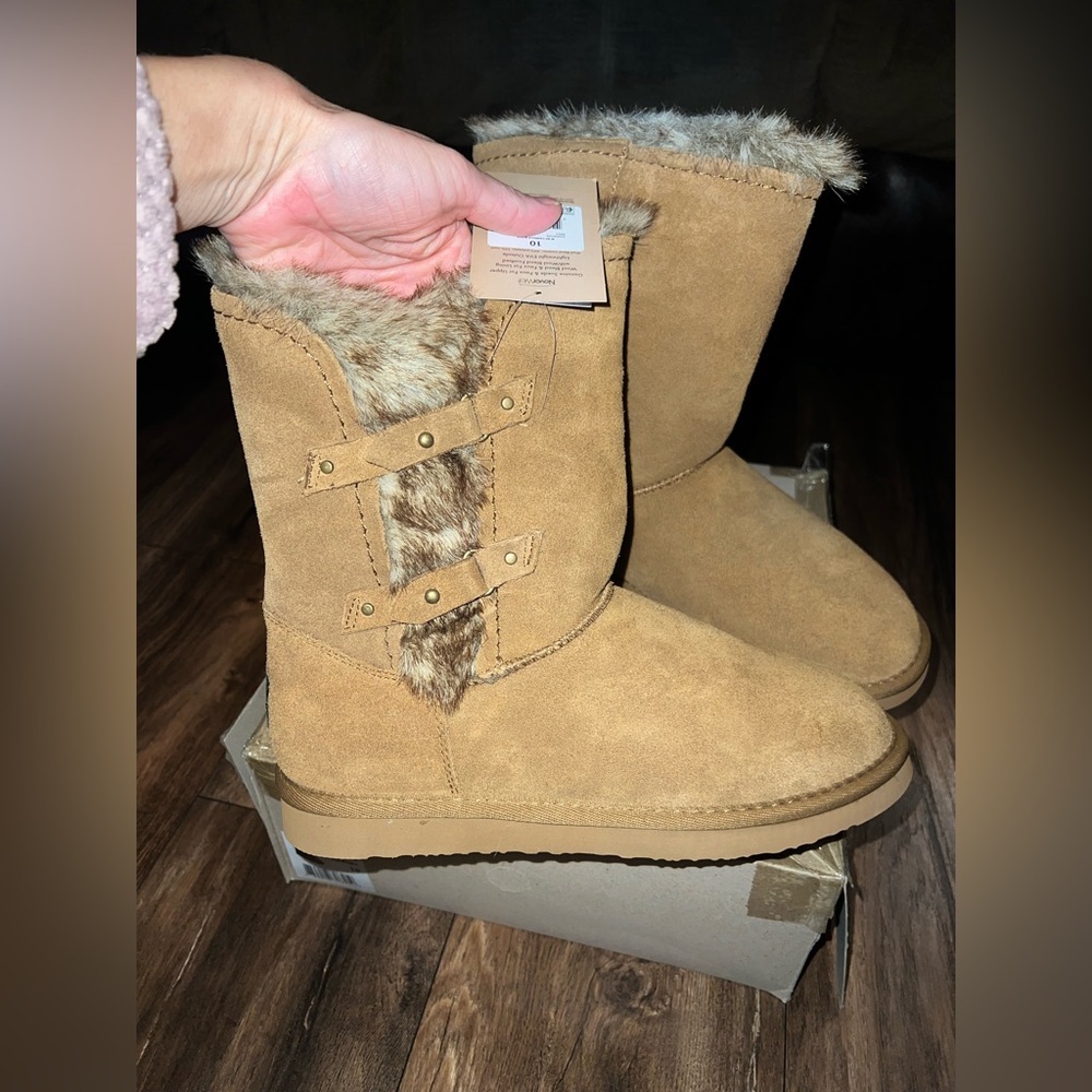 NEW Women’s Size 10 Hickory Color BearPaw Boots. - Picture 3 of 8